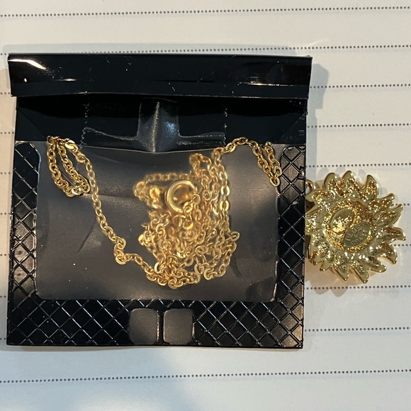 Lindenwold Fine Jewelers Sunflower Necklace - Picture 3 of 3